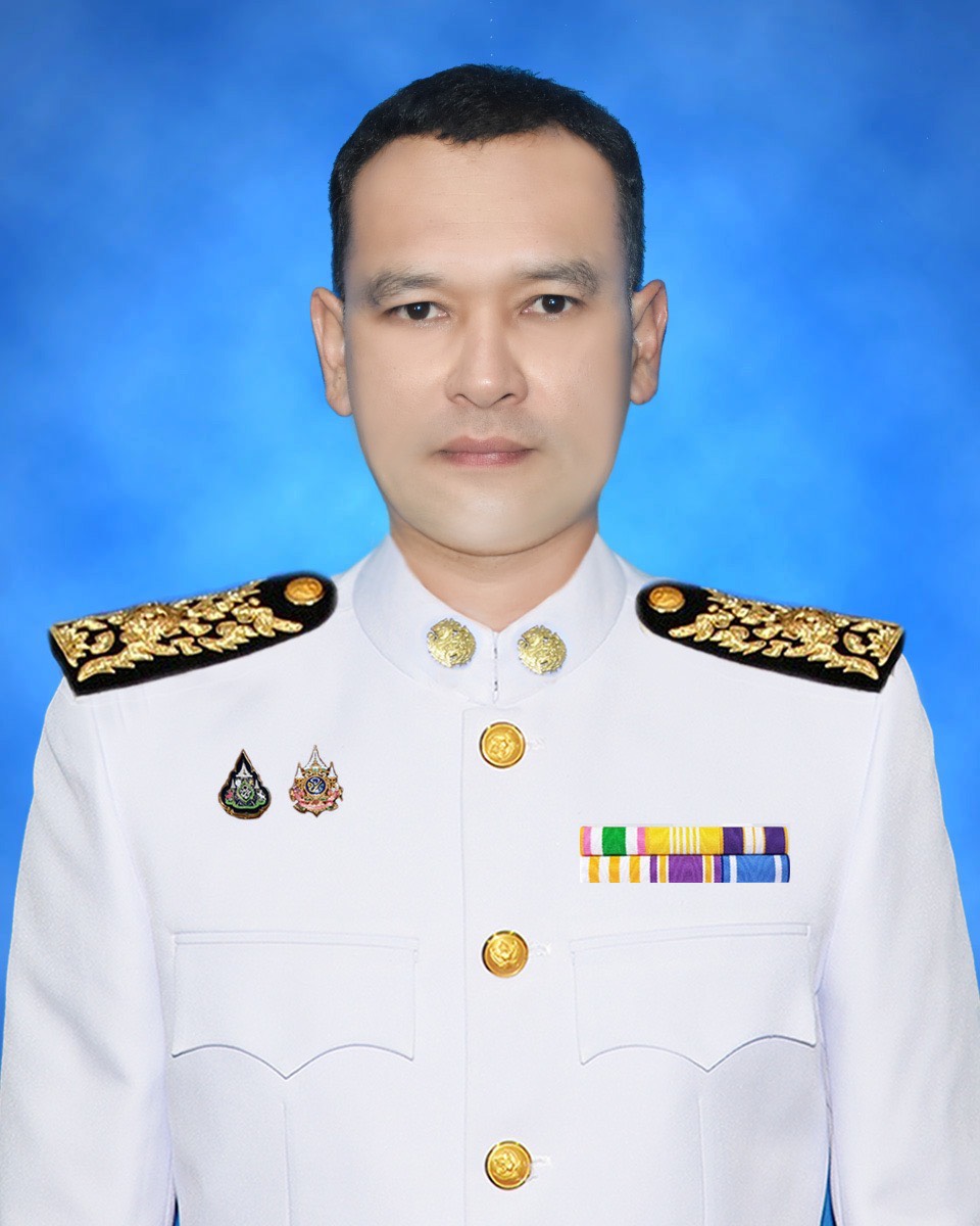 นายวิโรจน์ หนุ่มรักชาติ