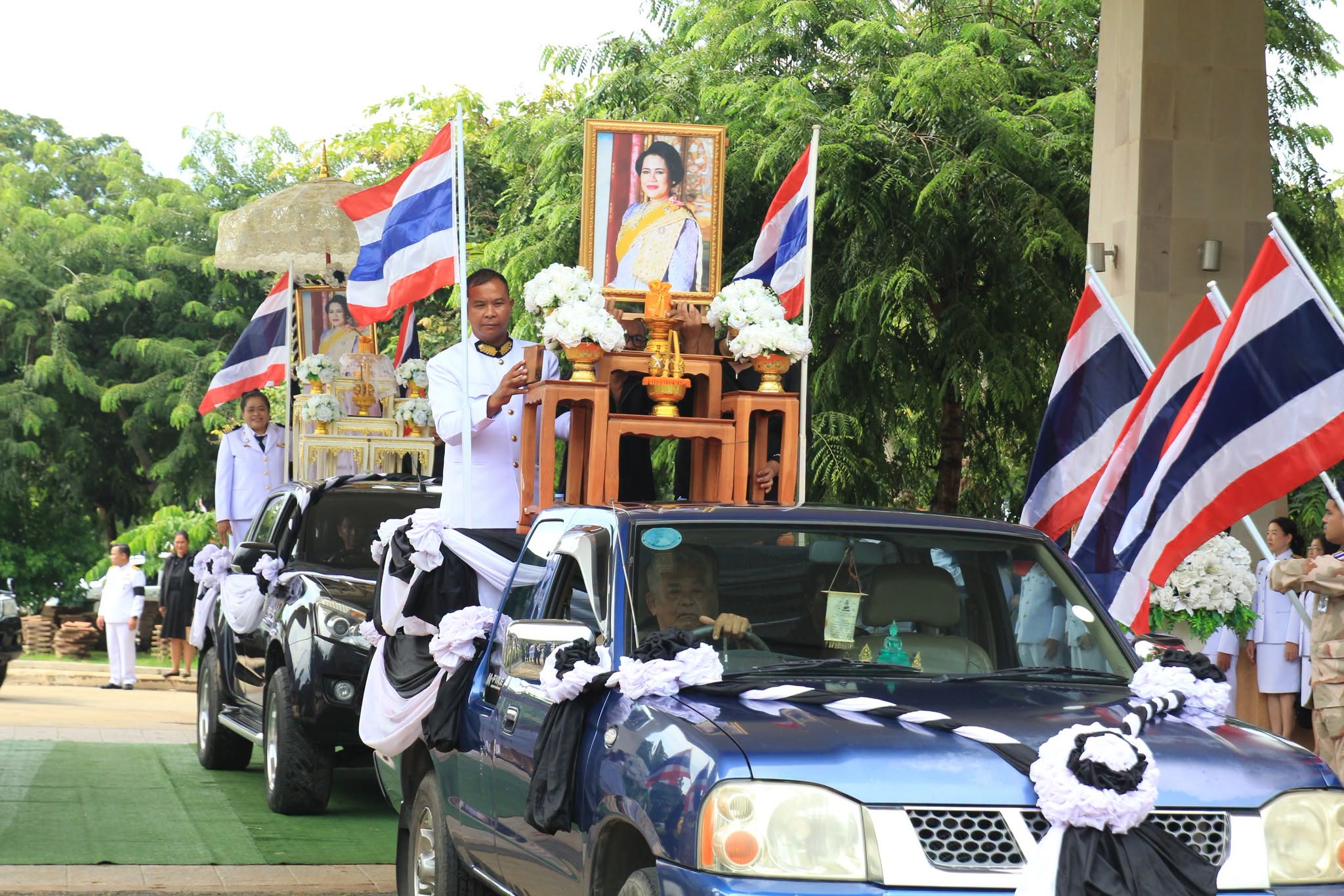 เทศบาลนครนครสวรรค์ ร่วมพิธีทอดผ้าป่าสมทบทุนกองทุนแม่ของแผ่นดิน และมอบเงินพระราชทานขวัญถุงกองทุนแม่ของแผ่นดิน